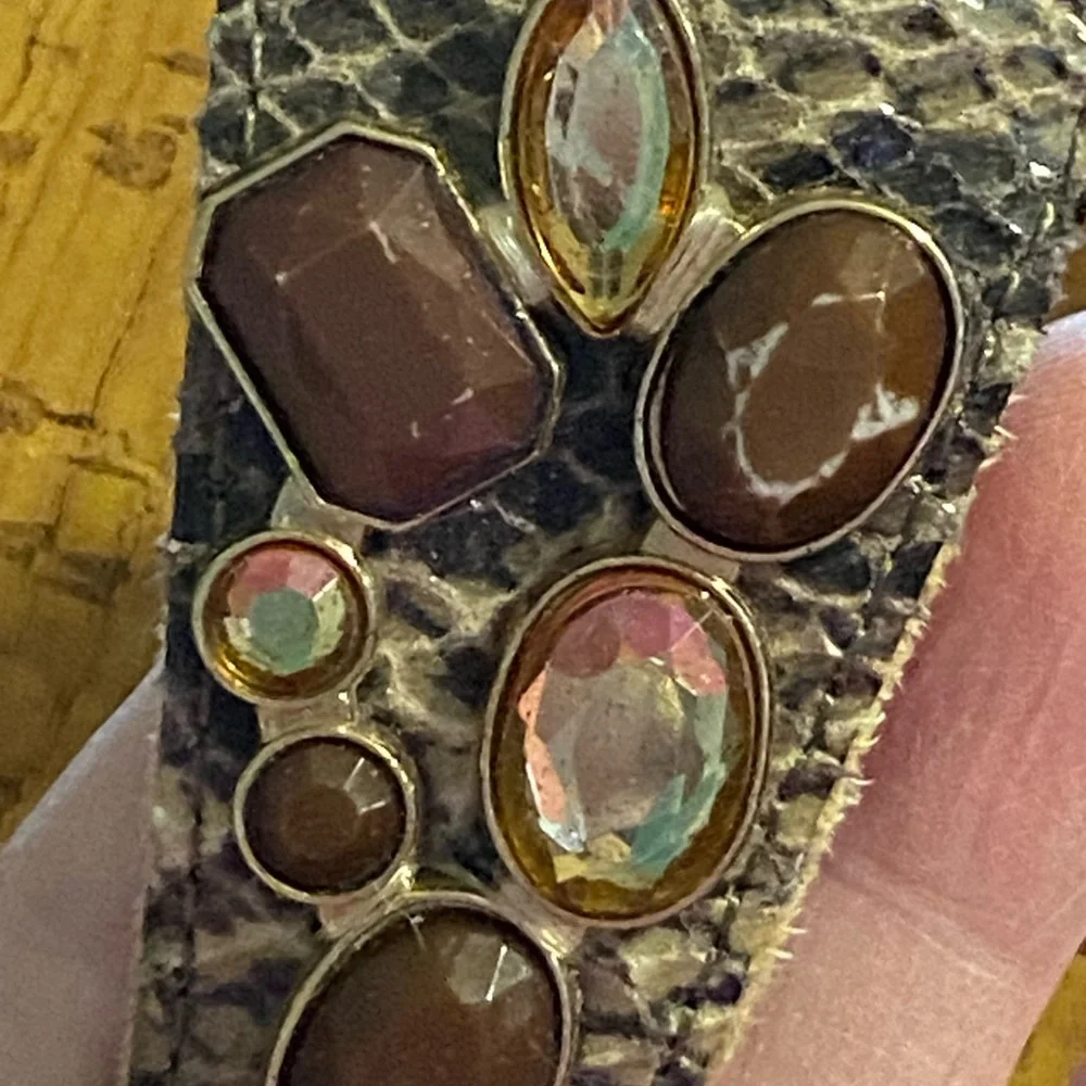 Vionic Flat Leather Faux Snake Skin Sandals, Size 8 - Picture 6 of 7